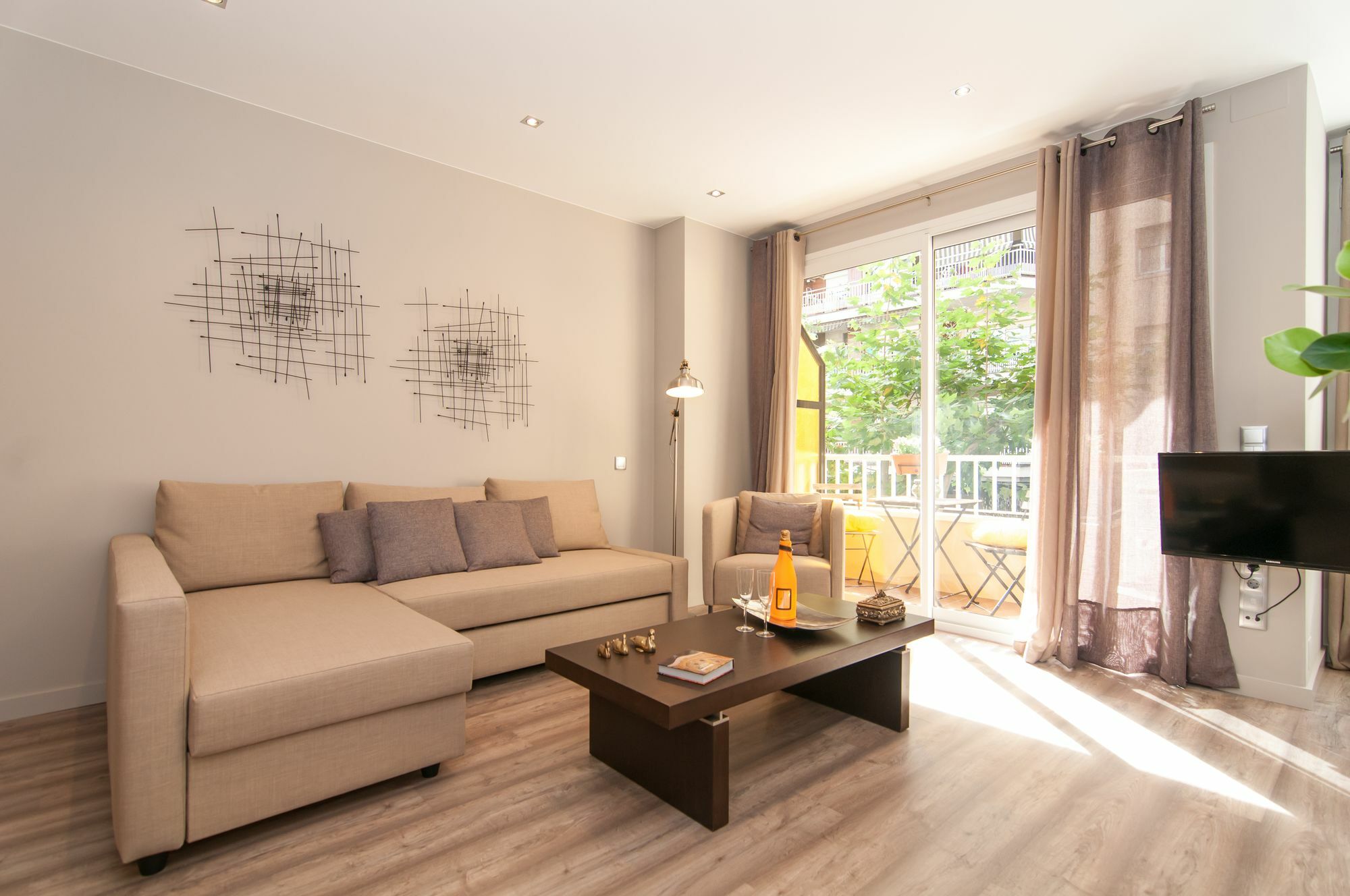 Montaber Apartments - Sagrada Familia برشلونة المظهر الخارجي الصورة
